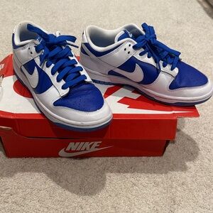 Nike Low Top Sneakers - White & Blue